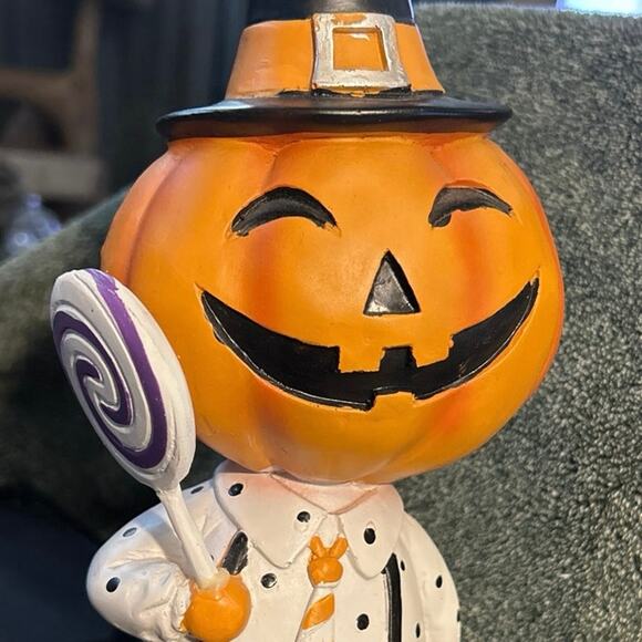 New Halloween Pumpkin Head Holding Lollipop Figurine Cynthia Rowley - Picture 8 of 9